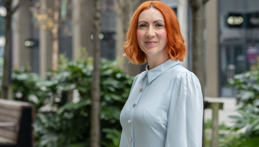 Louise Masters headshot