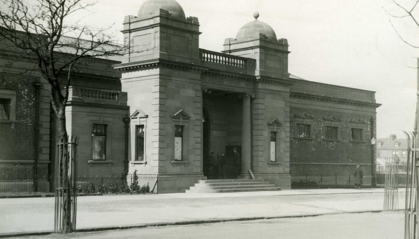 Black and white photo of Central Library